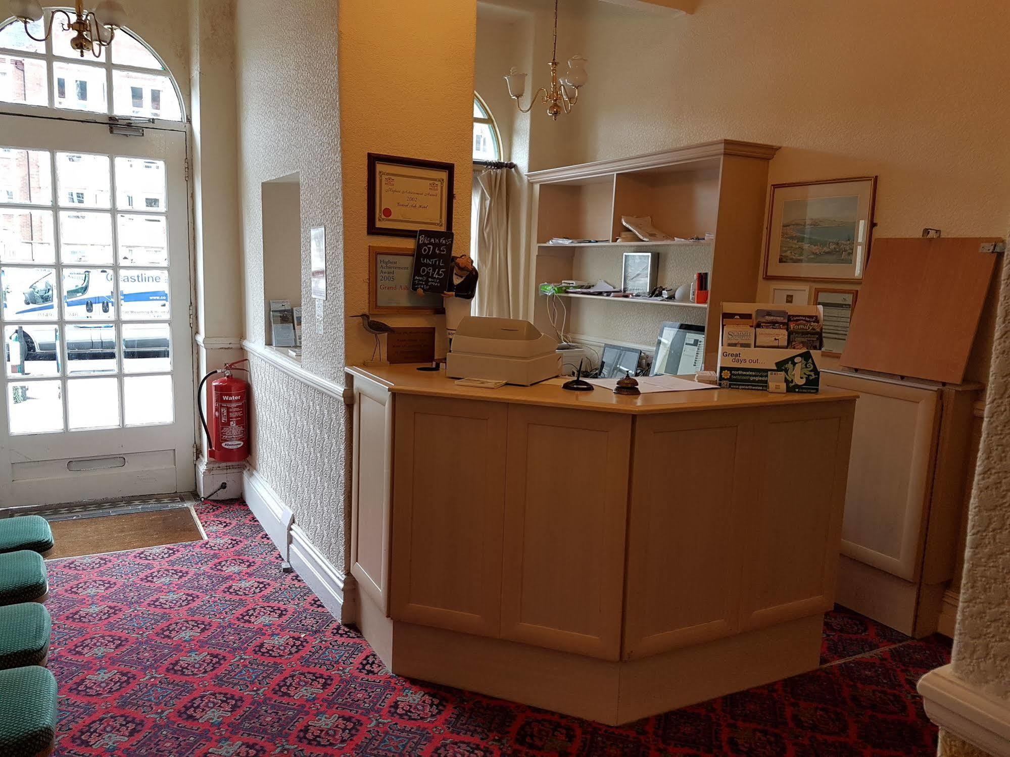 Grand Ash Hotel Llandudno Extérieur photo